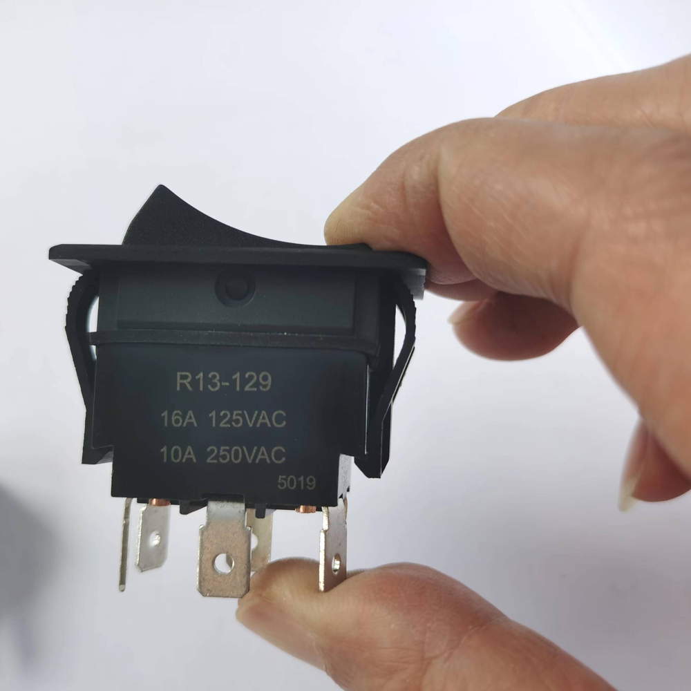 R13-129 4Pin 6Pins 125/250V 16 - Power Tools In Electrical ulasan dan harga